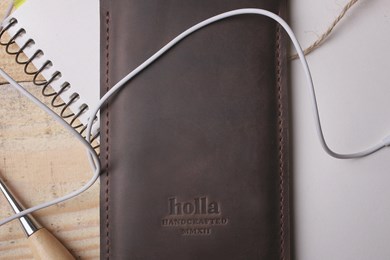 IPHONE CASE // BROWN